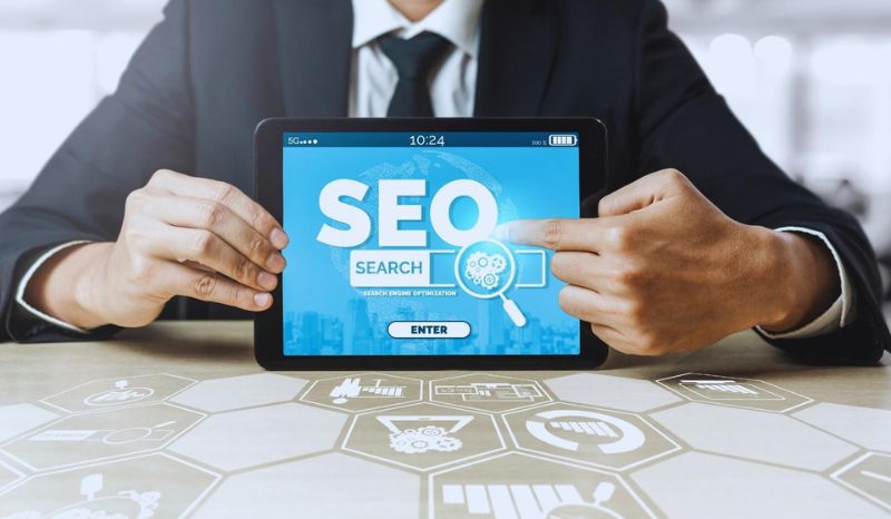 Digital marketing agencies in Colombia presenting their SEO services.
