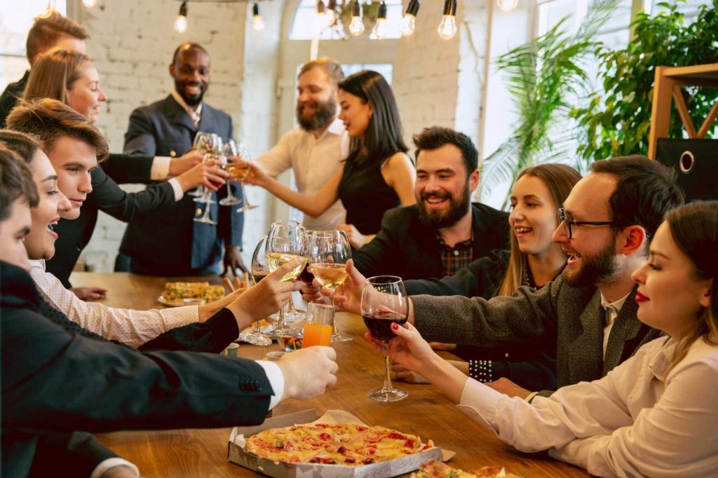 Reunión corporativa en restaurante
