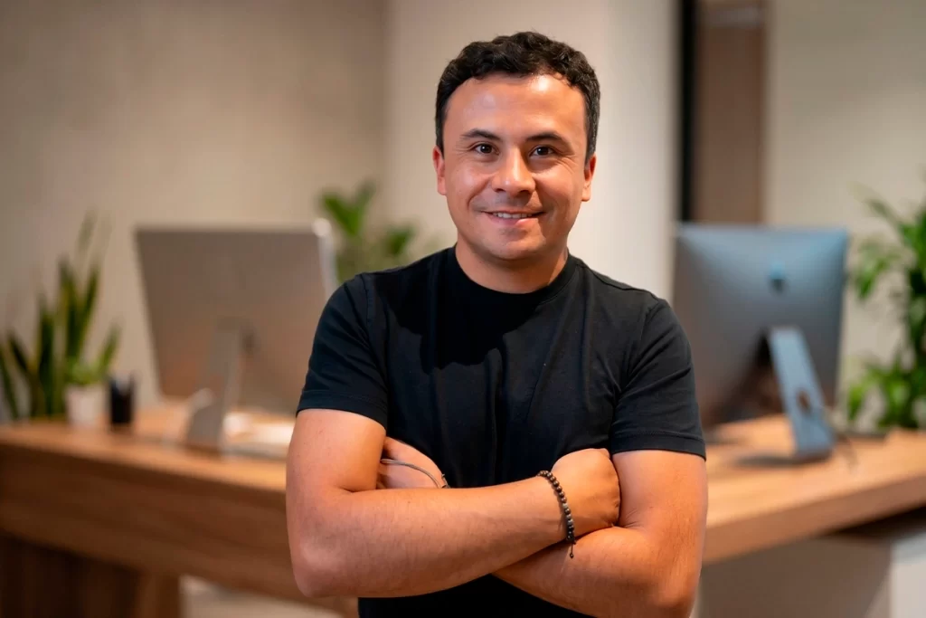 Hernán Ballén, CEO de Digisap, en las oficinas de la agencia de marketing digital con más de 17 años de experiencia en Colombia y Estados Unidos